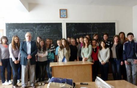 [VIDEO] Întâlnire a Europe Direct Botoşani cu tinerii de la Colegiul Naţional „Mihai Eminescu” în Săptămâna Europeană a Tineretului