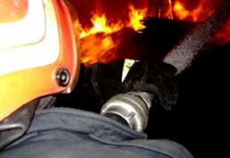 Incendiu cu victimă la Cucorăni! Un bărbat şi-a pierdut viaţa după ce a adormit cu ţigara aprinsă