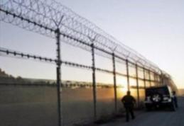 Ungaria insistă să ridice gard la graniţa cu România