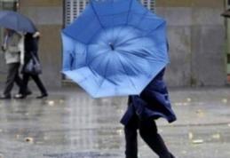 ANM: Informare de ploi și vânt puternic în întreaga țară, începând de vineri dimineață