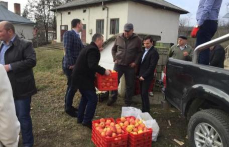 Membrii TNL Botoșani au dus alimente pentru aproximativ o lună, bătrânilor de la Centrul Trușești - FOTO