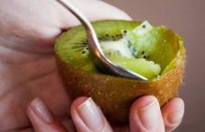 Ce se întîmplă când consumi 1 kiwi în fiecare dimineaţă! Efectul este năucitor