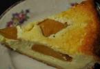 Plăcintă cu brânză și caise uscate