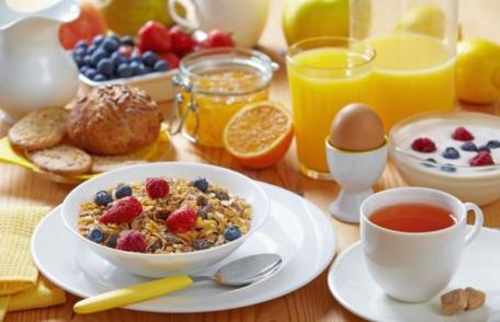 Ce nu trebuie să îți lipsească de pe masă pentru un mic dejun perfect