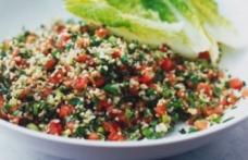 Salată libaneză cu couscous şi pătrunjel 