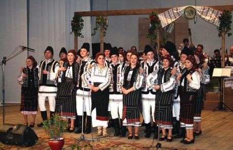 Sâmbătă 28 mai pe scena Teatrului Vasilache - Festivalul-Concurs Judeţean ,,CÂNT ŞI JOC MOLDOVENESC”, ediţia a III-a