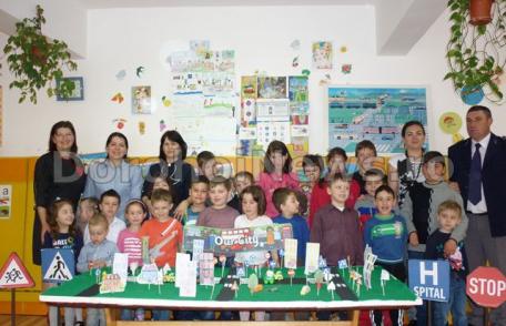 Un parteneriat de succes: Liceul Tehnologic Special „Ion Pillat” Dorohoi - Grădinița cu P.P. „Ștefan cel Mare și Sfânt” Dorohoi - FOTO