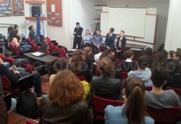 Activitate despre adolescență la Colegiul Național „Grigore Ghica” Dorohoi - FOTO