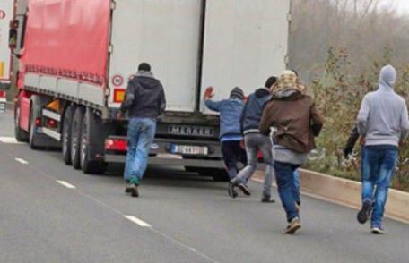 Scandal în Franţa. Camioane româneşti atacate cu pietre