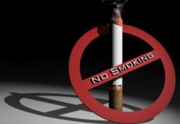 Fumatul în spaţii publice ramâne interzis toată vara