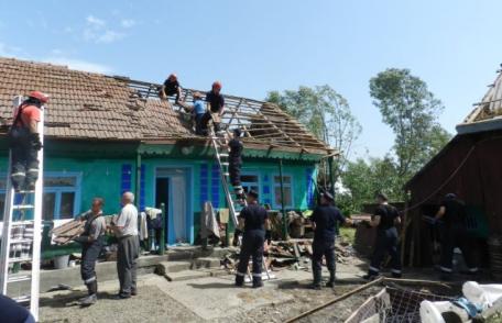 Pompierii botoşăneni intervin în sprijinul populaţiei din Sinăuţi, comuna Mihăileni - FOTO
