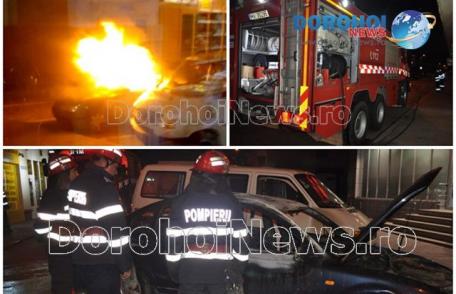 Incredibil! Autoturism cuprins de flăcări în centrul municipiului Dorohoi – VIDEO/FOTO