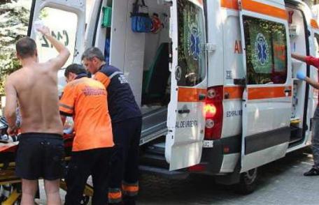 Angajat al Urban Serv Botoşani transportat la spital după ce şi-a pierdut cunoştinţa şi s-a lovit la cap