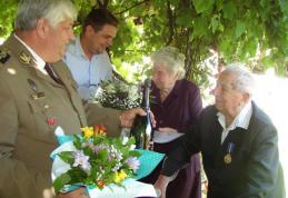 Mărturii de pe front la 102 ani. Dărăbăneanul Emilian Costiniuc sărbătorit de familie, prieteni și oficialitățile județului - FOTO