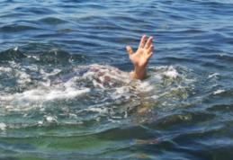 Înghiţit de ape în timp ce era la scăldat! Un copil de 13 ani s-a înecat într-un iaz