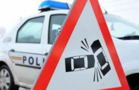 Accident violent cu trei victime în județul Botoșani! O mașină a intrat într-un microbuz