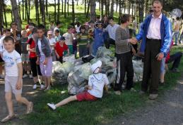 Șc. Ion Pillat Dorohoi: Ziua Mondiala a Mediului, marcată de elevi printr-o acțiune de ecologizare