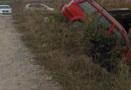 Autoturism înmatriculat în județul Botoșani, lovit de tren și aruncat într-o râpă