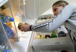Cum scapi de mirosul urât din frigider. Un truc care chiar dă rezultate