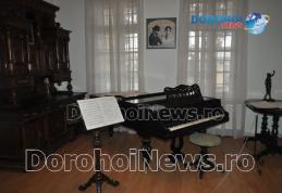 Situație dificilă la Dorohoi! Noul pian cumpărat la Muzeul George Enescu în pericol din cauza ploii
