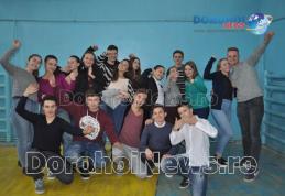 Balul Bobocilor 2016: Emoțiile încep la Liceul „Regina Maria” Dorohoi - FOTO