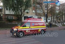 Caz tragic la Dorohoi! Un bărbat a decedat în propriul apartament după ce a suferit un infarct - FOTO