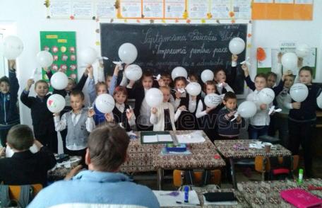 „Pacea prin ochi de copil” la Școala Gimnazială „Dimitrie Romanescu” Dorohoi - FOTO