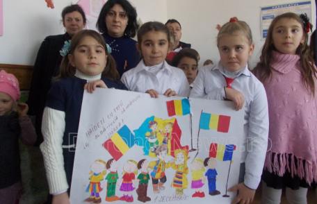 Elevii și cadrele didactice din cele cinci structuri ale Școlii Gimnaziale Hilișeu-Horia au sărbătorit Ziua Națională - FOTO