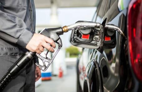 Cu cât se vor ieftini benzina și motorina de la 1 ianuarie