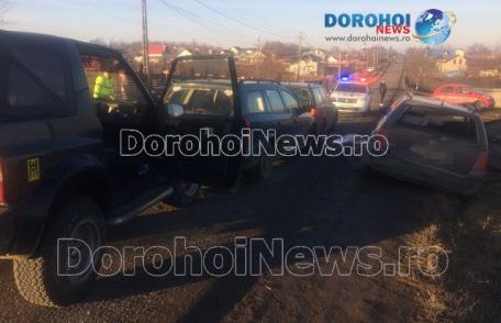 Carambol între cinci mașini la intrarea în municipiul Dorohoi! Doi șoferi au necesitat îngrijiri medicale - FOTO