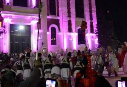Vezi programul pentru „Parada obiceiurilor de iarnă 2016” organizată de Primăria municipiului Dorohoi