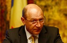 Băsescu se adresează luni Parlamentului. 