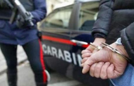 Doi români au atacat cu cruzime un bătrân din Italia pentru a-i fura lănțișorul din aur