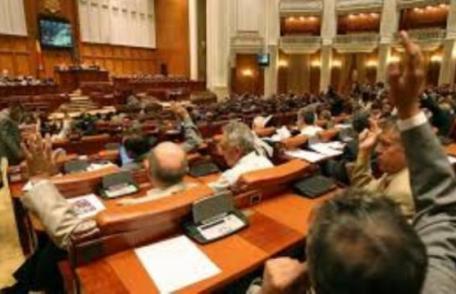 Pensii scutite de impozite și contribuții de sănătate, votate azi în Parlament
