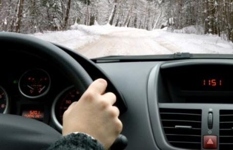 Cinci obiecte pe care trebuie obligatoriu să le ai în mașină iarna