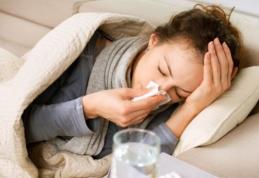 Faceți diferența dintre răceală și gripă! Tratamentul adecvat vă poate salva viața. Explozia de cazuri de gripă continuă să facă victime!