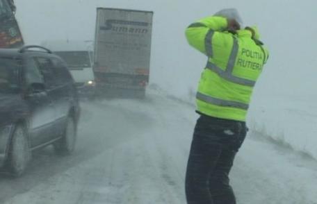 Poliţia rutieră recomandă abordarea cu maximă prudenţă a traficului în condiţii de iarnă!