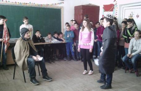 „Gând în gând cu Eminescu” la Şcoala Gimnazială „Ioan Murariu” Cristineşti – FOTO