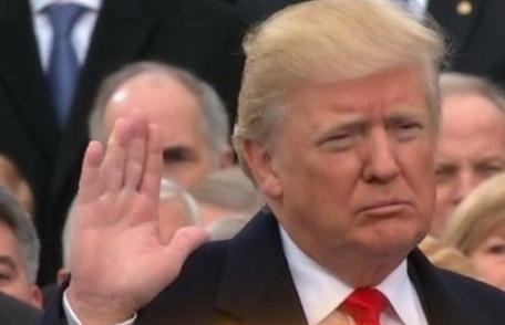 Donald Trump a depus jurământul! SUA are oficial al 45-lea președinte