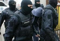 Un hoț din comuna Hilișeu s-a trezit cu mascații la ușă. Tânărul a fost arestat preventiv!