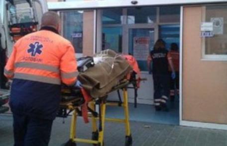 A plecat la serviciu, dar a ajuns la spital. ITM Botoșani anchetează un accident de muncă petrecut la o societate de prelucrare a lemnului