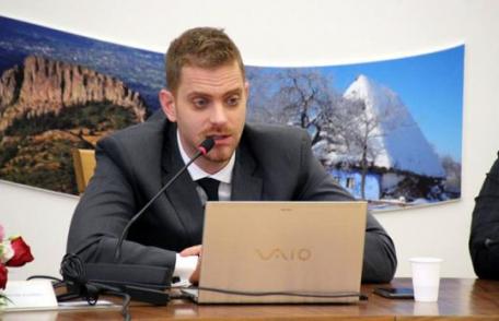 Consultare publică la Botoșani pentru programul start-up și legea prevenției cu secretarul de stat din Ministerul pentru mediul de afaceri, Harry Ilan