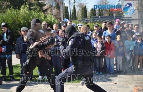 Ziua Jandarmeriei Române 2017 sărbătorită cu demonstrații de forță în Parcul Cholet din Dorohoi – VIDEO/FOTO