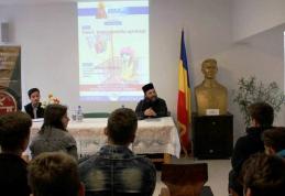 Conferință susținută de Pr. Arhim. Mihail Daniliuc la Seminarul dorohoian - FOTO