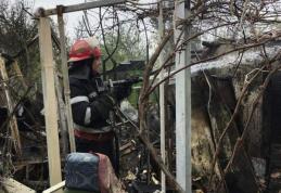Locuință din comuna George Enescu distrusă de un coș de fum neprotejat termic - FOTO