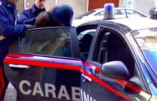Jaf halucinant! Doi români au furat o maşină cu tot cu poliţist în Italia!