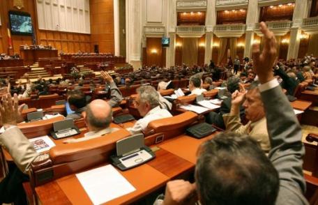 Regimul incompatibilităţii aleşilor locali a fost modificat la solicitarea preşedintelui Iohannis