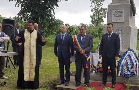Ziua Eroilor marcată cu onoare în comuna Vlăsinești - FOTO