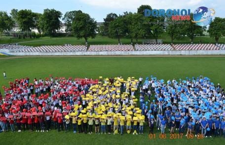 Tricolorul copiilor și adolescenților creat pe Stadionul Municipal Dorohoi - FOTO