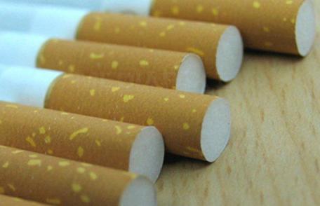 Moldoveancă amendată pentru trafic cu ţigări